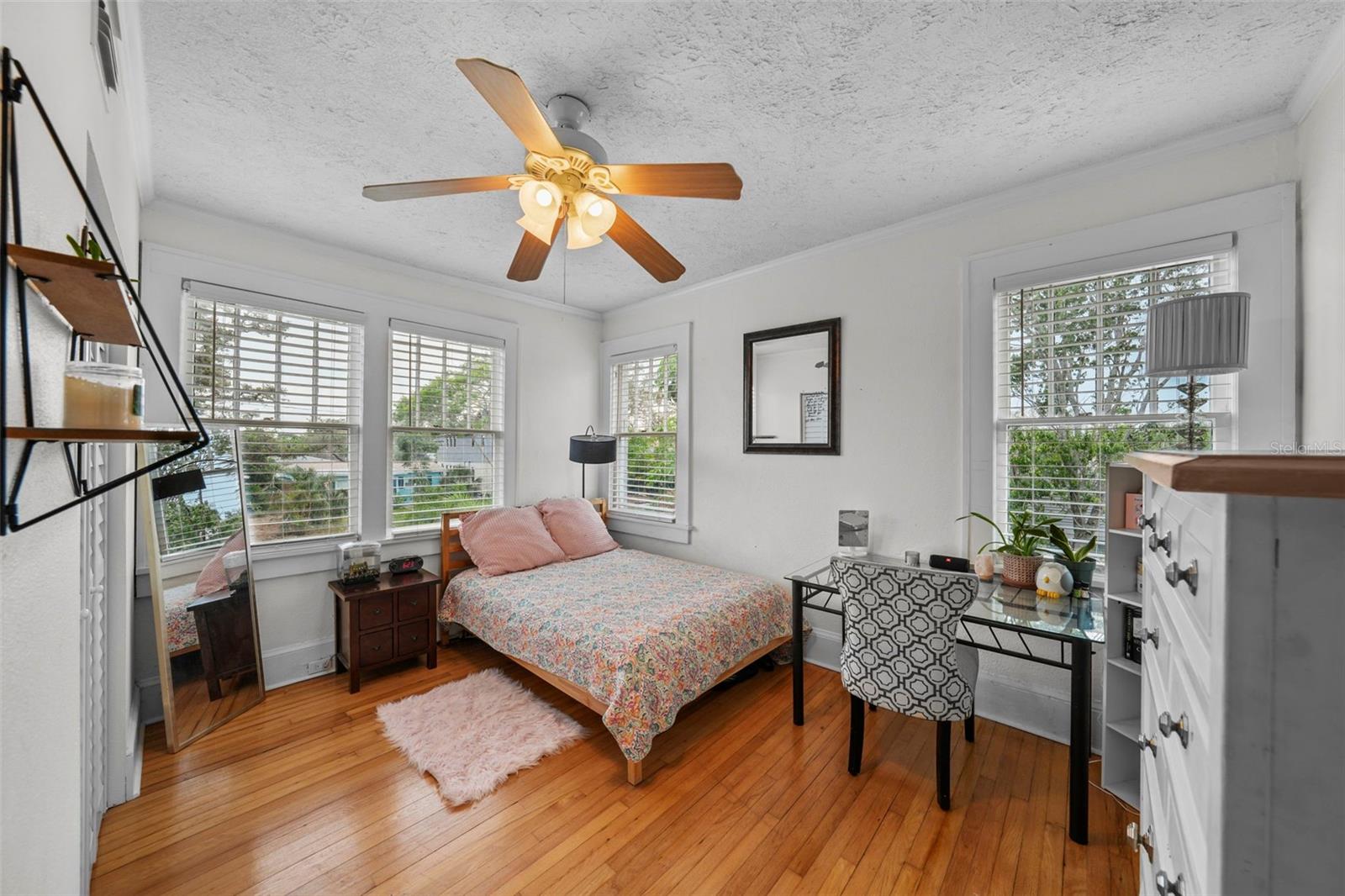 Image 54 of 100 For 6251 4th Avenue S