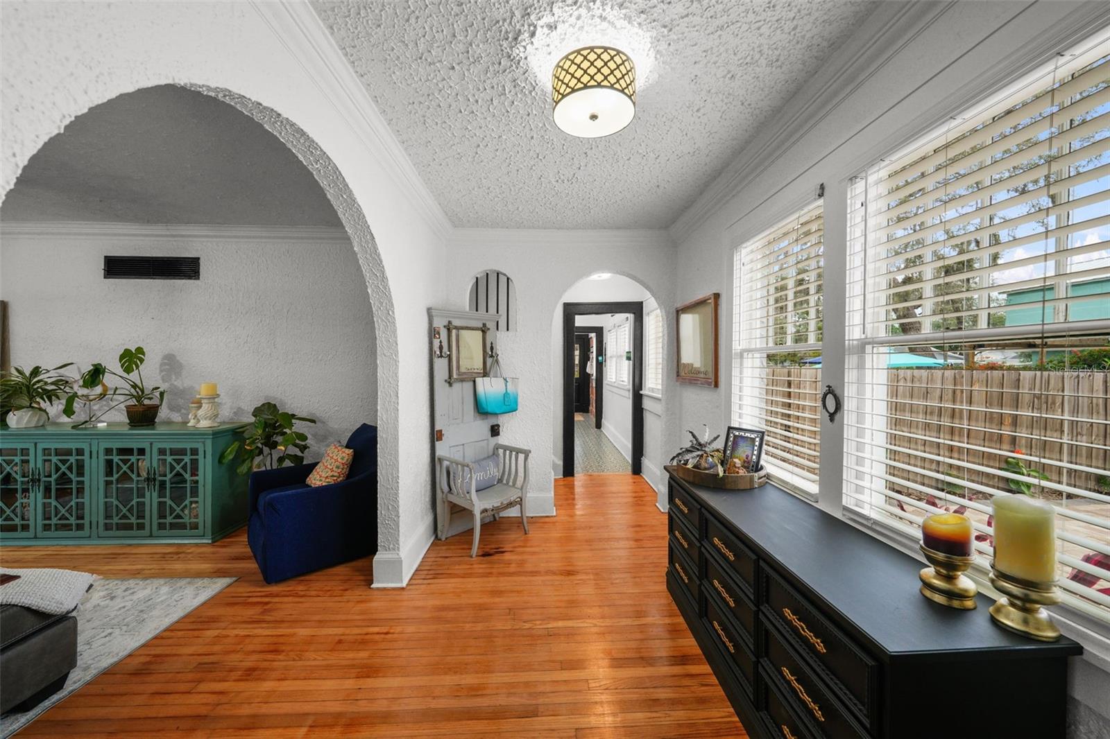 Image 7 of 100 For 6251 4th Avenue S