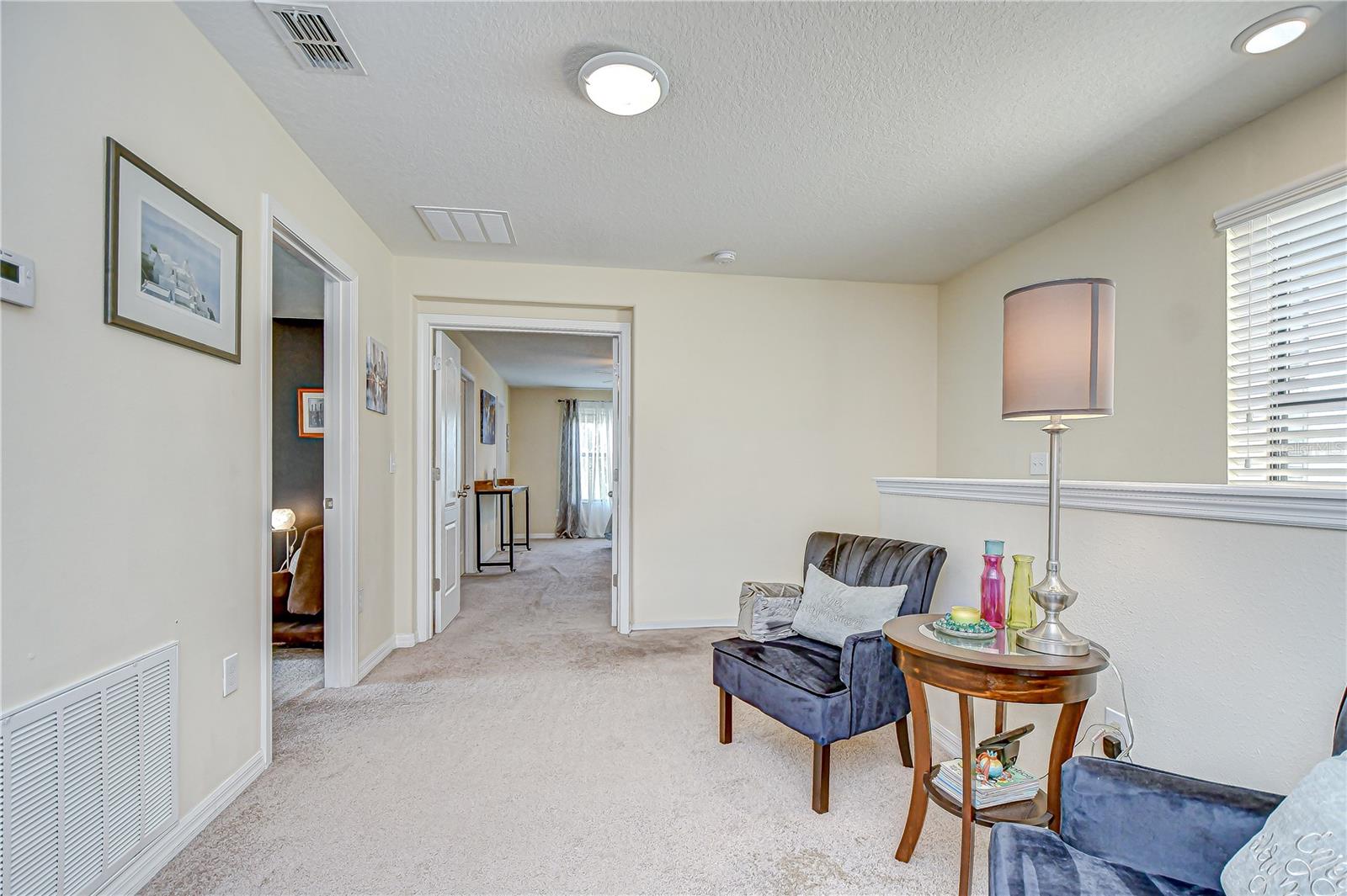 Listing photo id 11 for 2723 Garden Falls Drive
