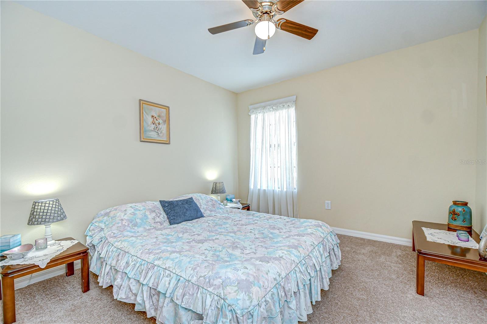 Listing photo id 12 for 2723 Garden Falls Drive