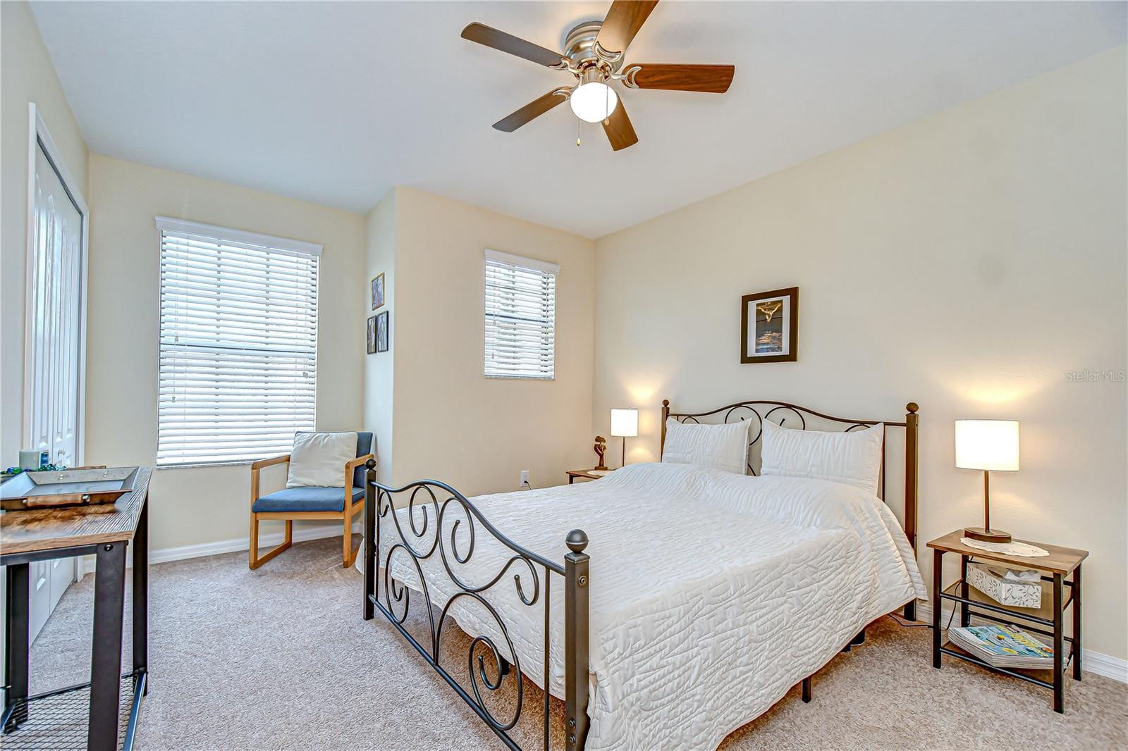Listing photo id 13 for 2723 Garden Falls Drive