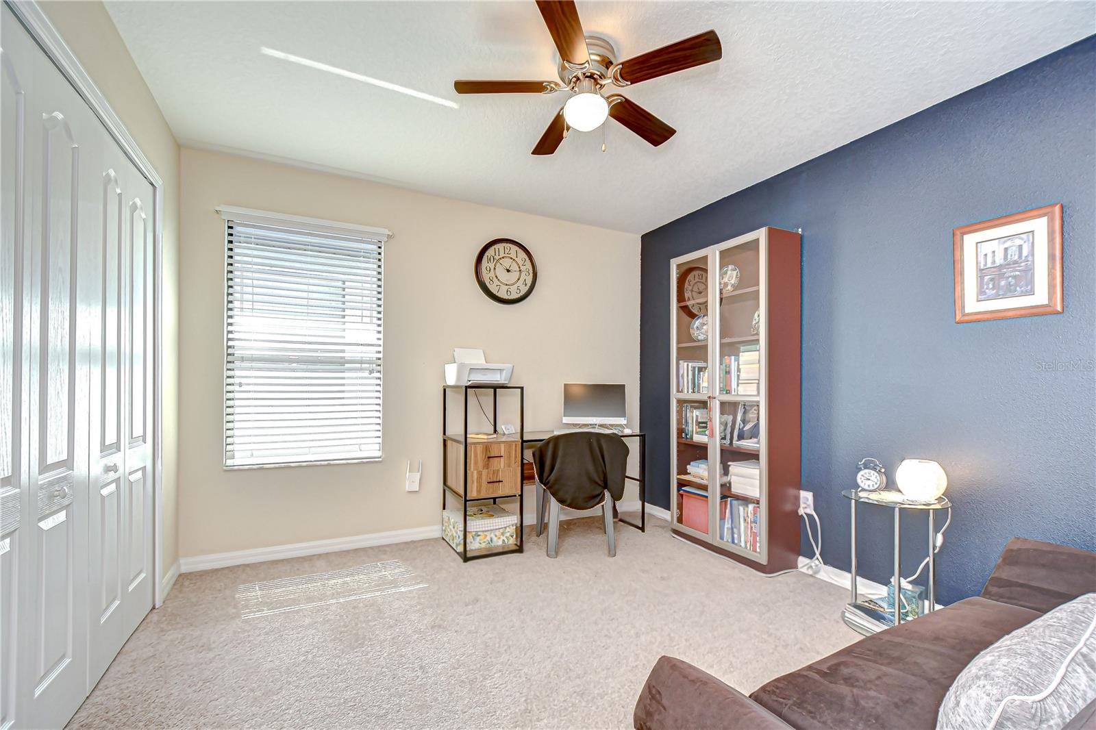Listing photo id 15 for 2723 Garden Falls Drive