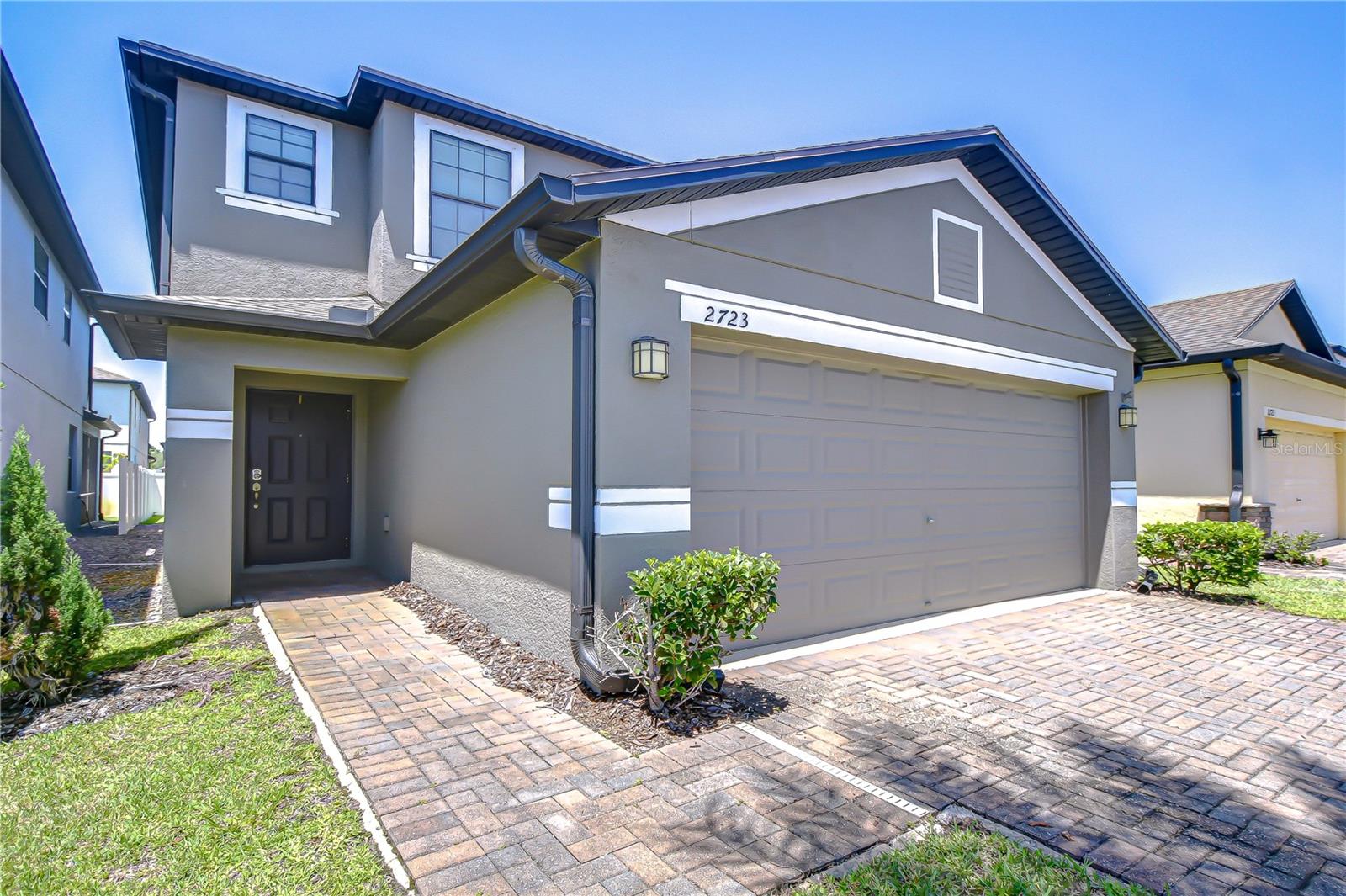 Listing photo id 0 for 2723 Garden Falls Drive