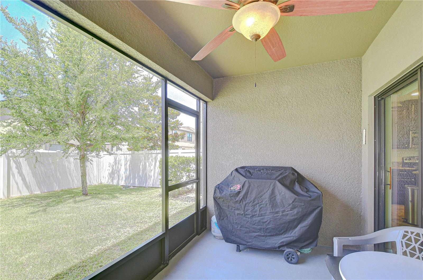 Listing photo id 19 for 2723 Garden Falls Drive
