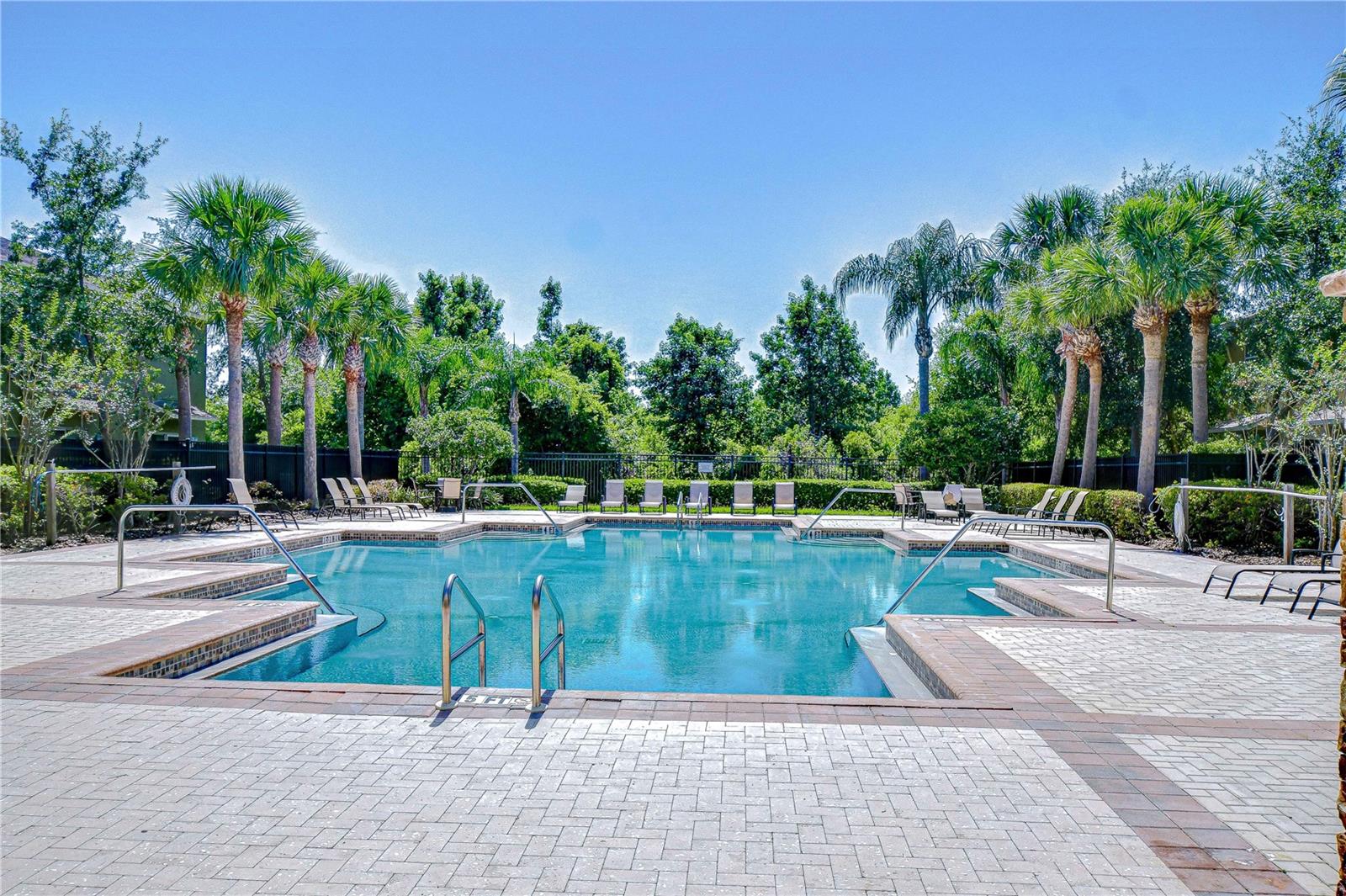 Listing photo id 25 for 2723 Garden Falls Drive