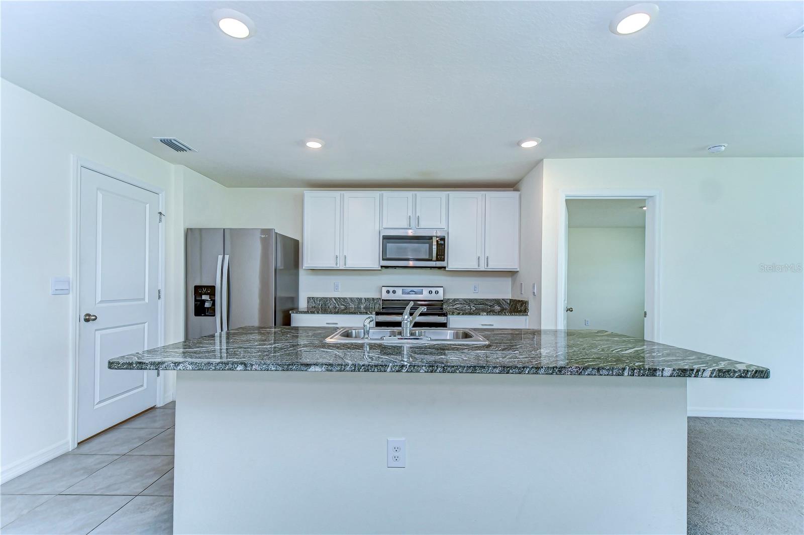 Image 12 of 28 For 38255 Sonnet Landing Avenue