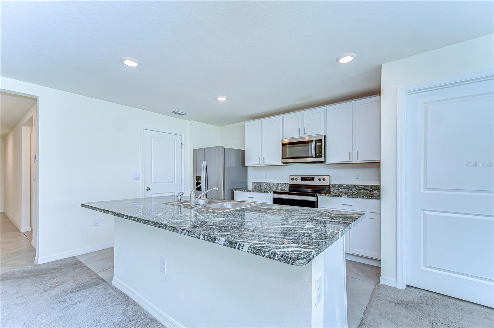 Image 13 of 28 For 38255 Sonnet Landing Avenue