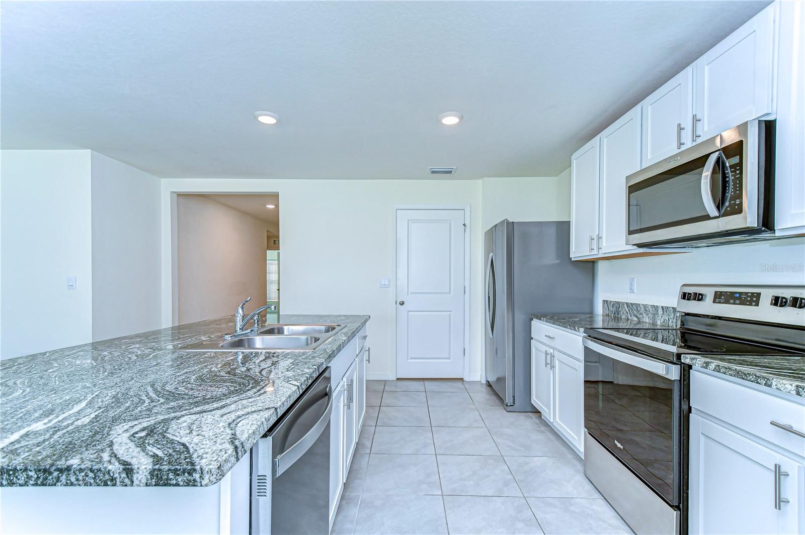 Image 14 of 28 For 38255 Sonnet Landing Avenue