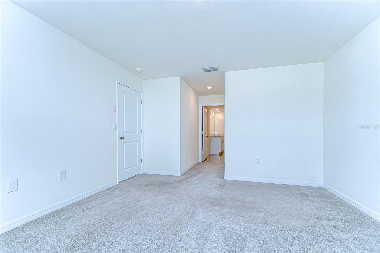 Image 20 of 28 For 38255 Sonnet Landing Avenue