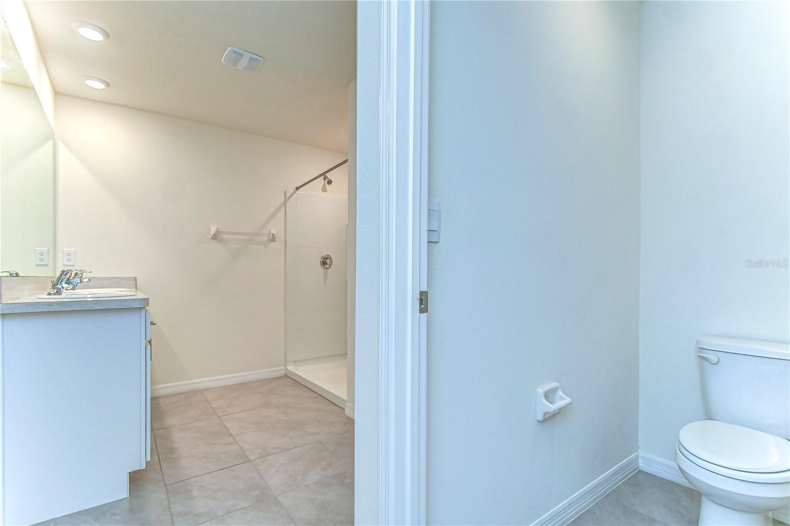 Image 22 of 28 For 38255 Sonnet Landing Avenue