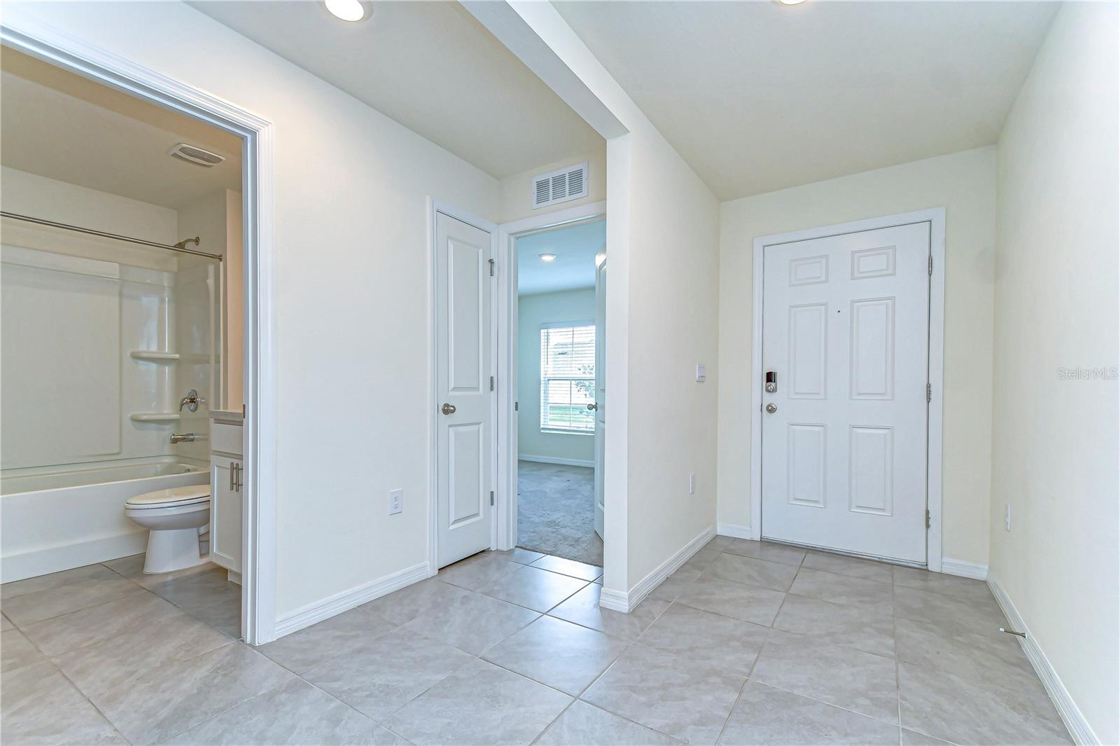 Image 7 of 28 For 38255 Sonnet Landing Avenue