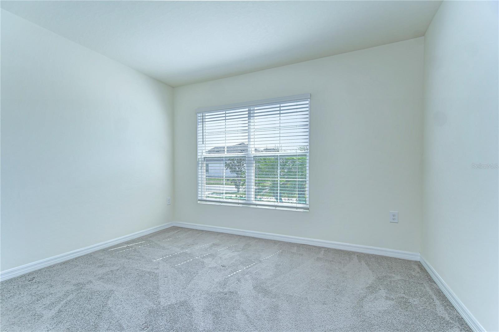 Image 8 of 28 For 38255 Sonnet Landing Avenue