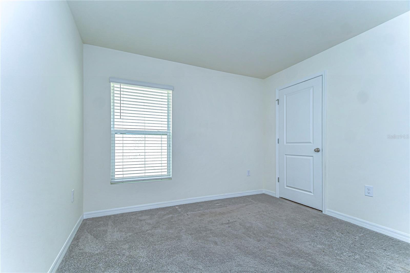 Image 9 of 28 For 38255 Sonnet Landing Avenue