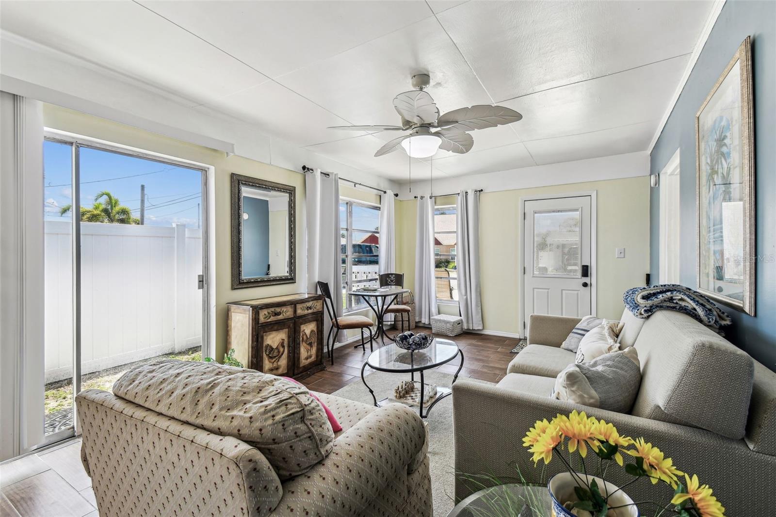 Listing photo id 8 for 13920 Berkowitz Avenue