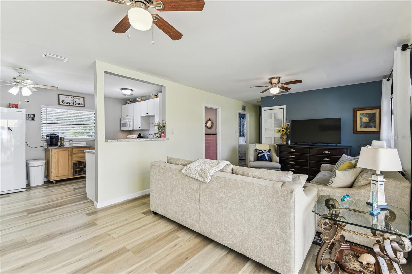 Listing photo id 16 for 13920 Berkowitz Avenue