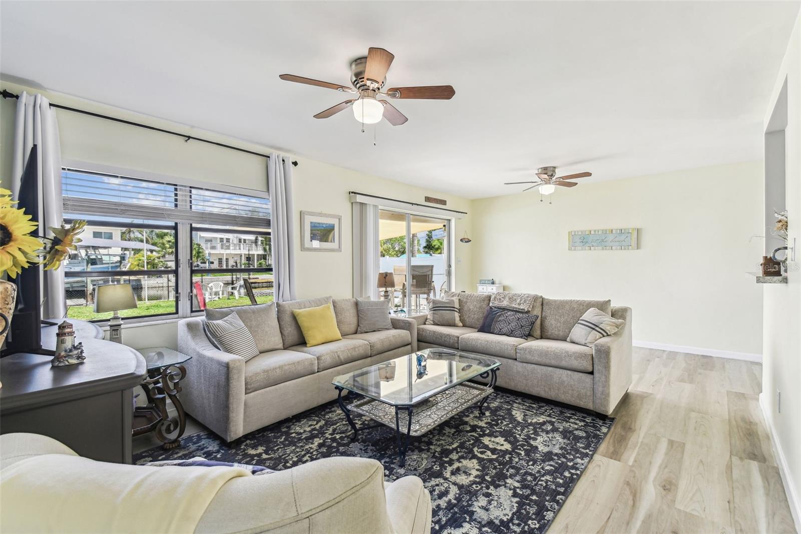 Listing photo id 20 for 13920 Berkowitz Avenue