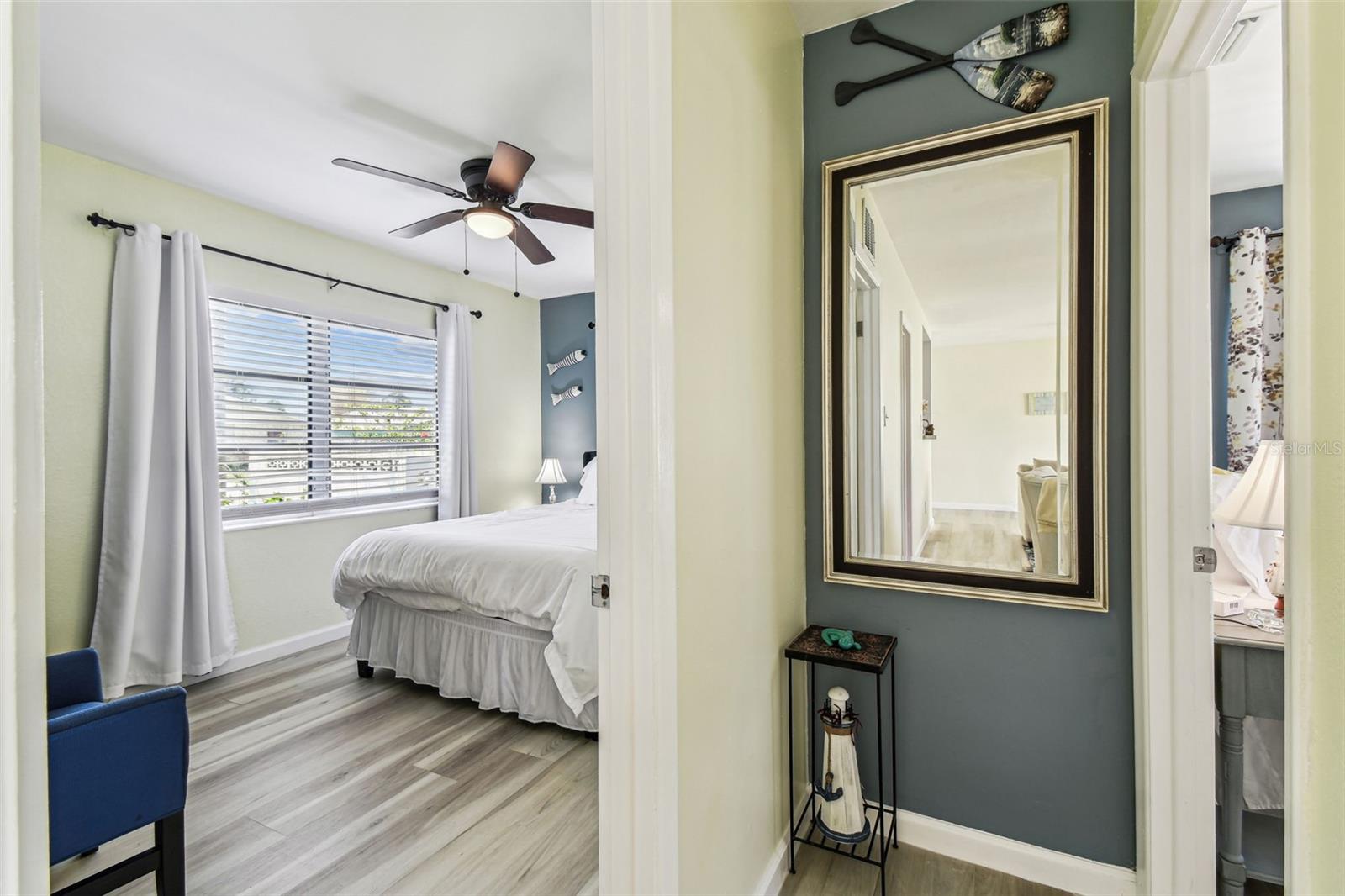 Listing photo id 22 for 13920 Berkowitz Avenue
