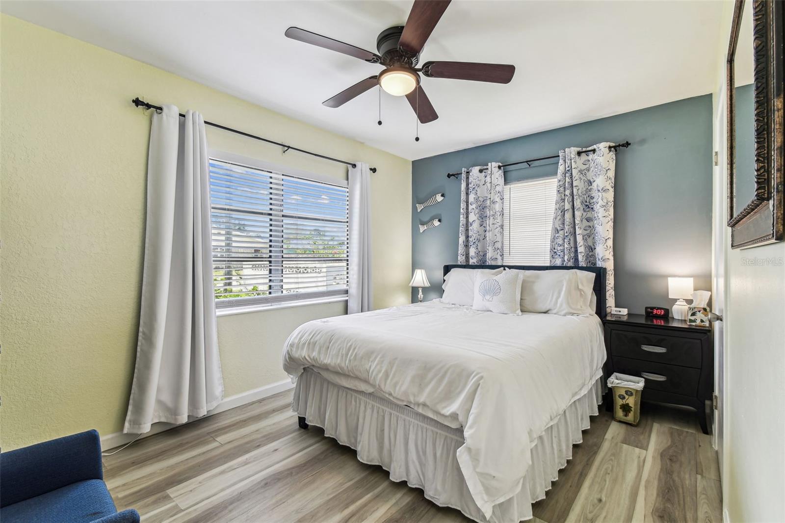 Listing photo id 25 for 13920 Berkowitz Avenue