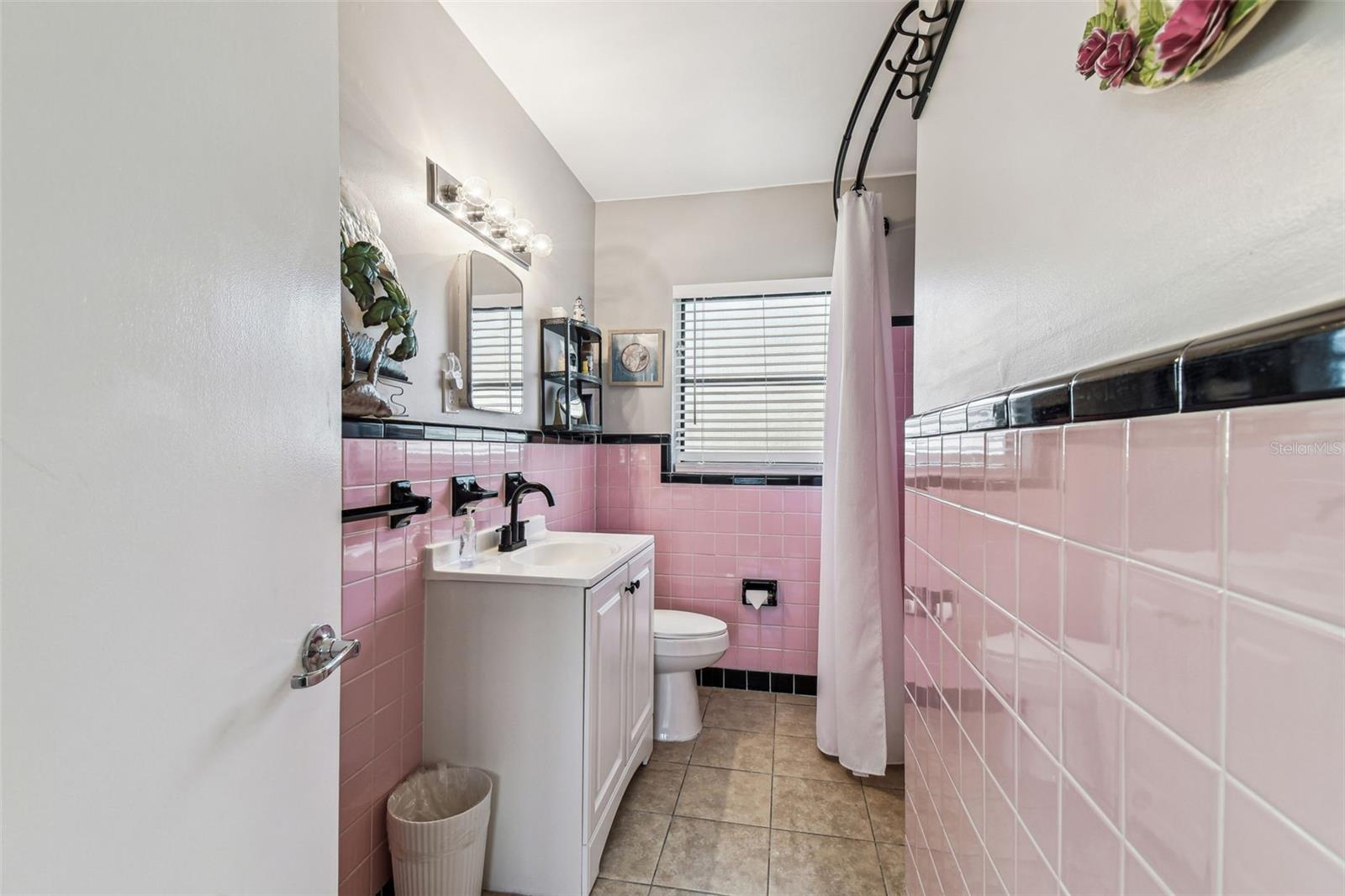 Listing photo id 27 for 13920 Berkowitz Avenue