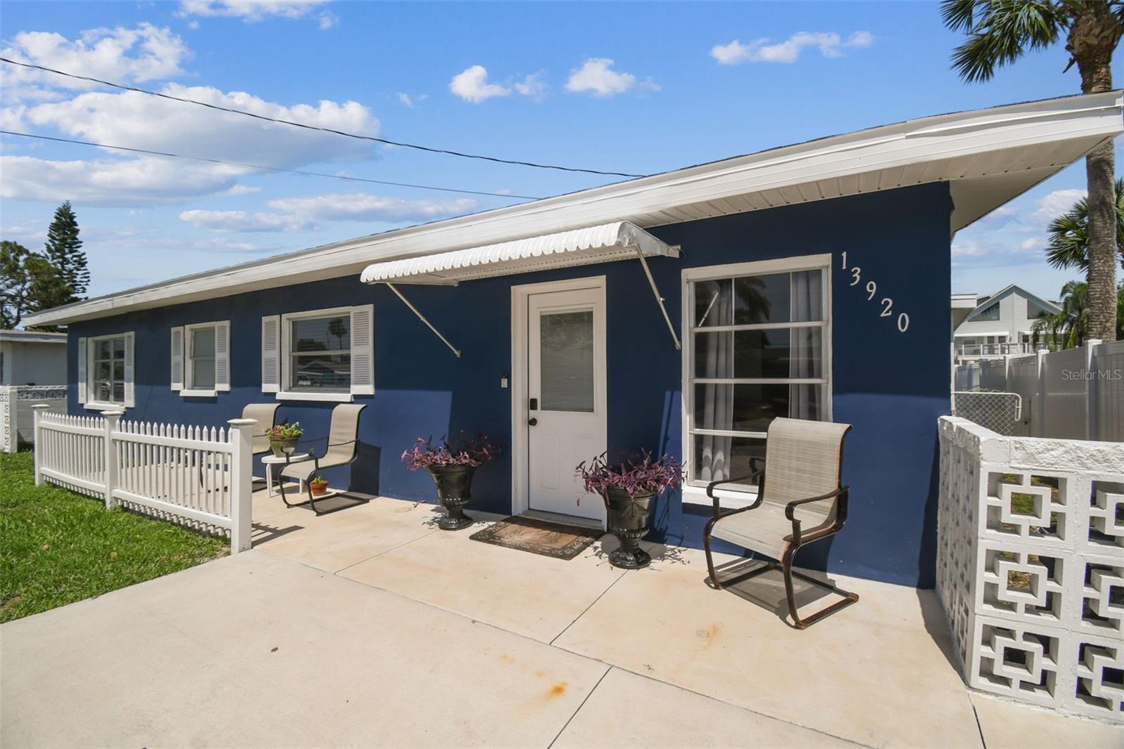 Listing photo id 1 for 13920 Berkowitz Avenue