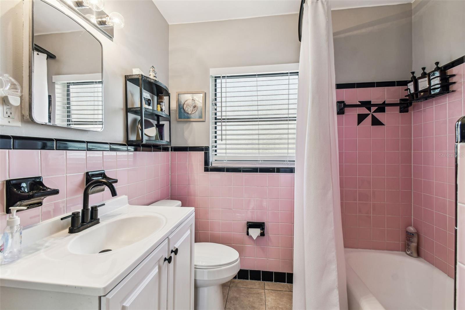 Listing photo id 28 for 13920 Berkowitz Avenue