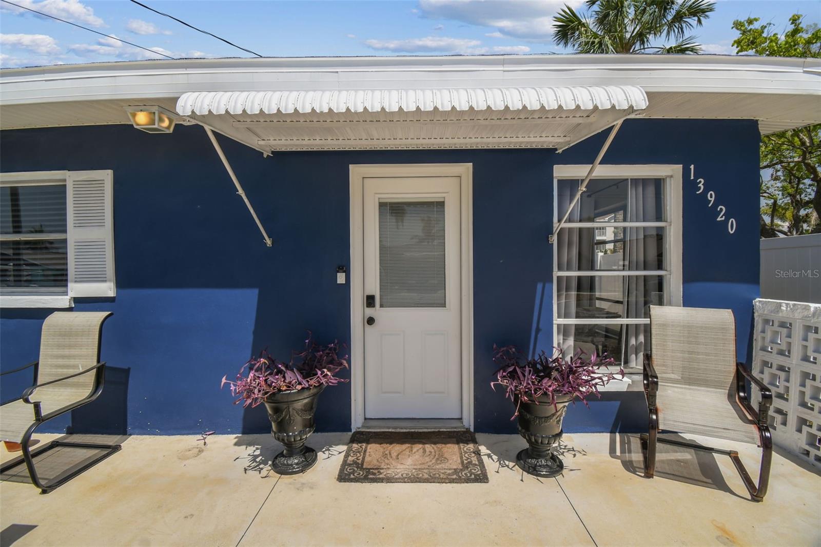 Listing photo id 2 for 13920 Berkowitz Avenue