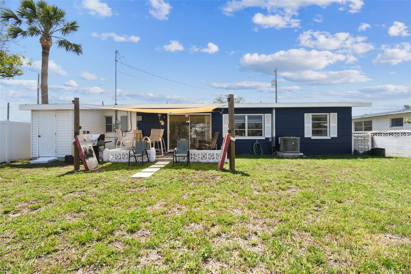 Listing photo id 38 for 13920 Berkowitz Avenue