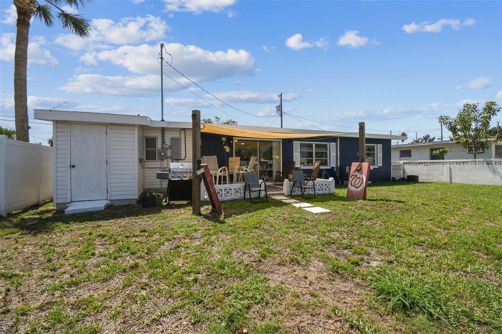 Listing photo id 39 for 13920 Berkowitz Avenue
