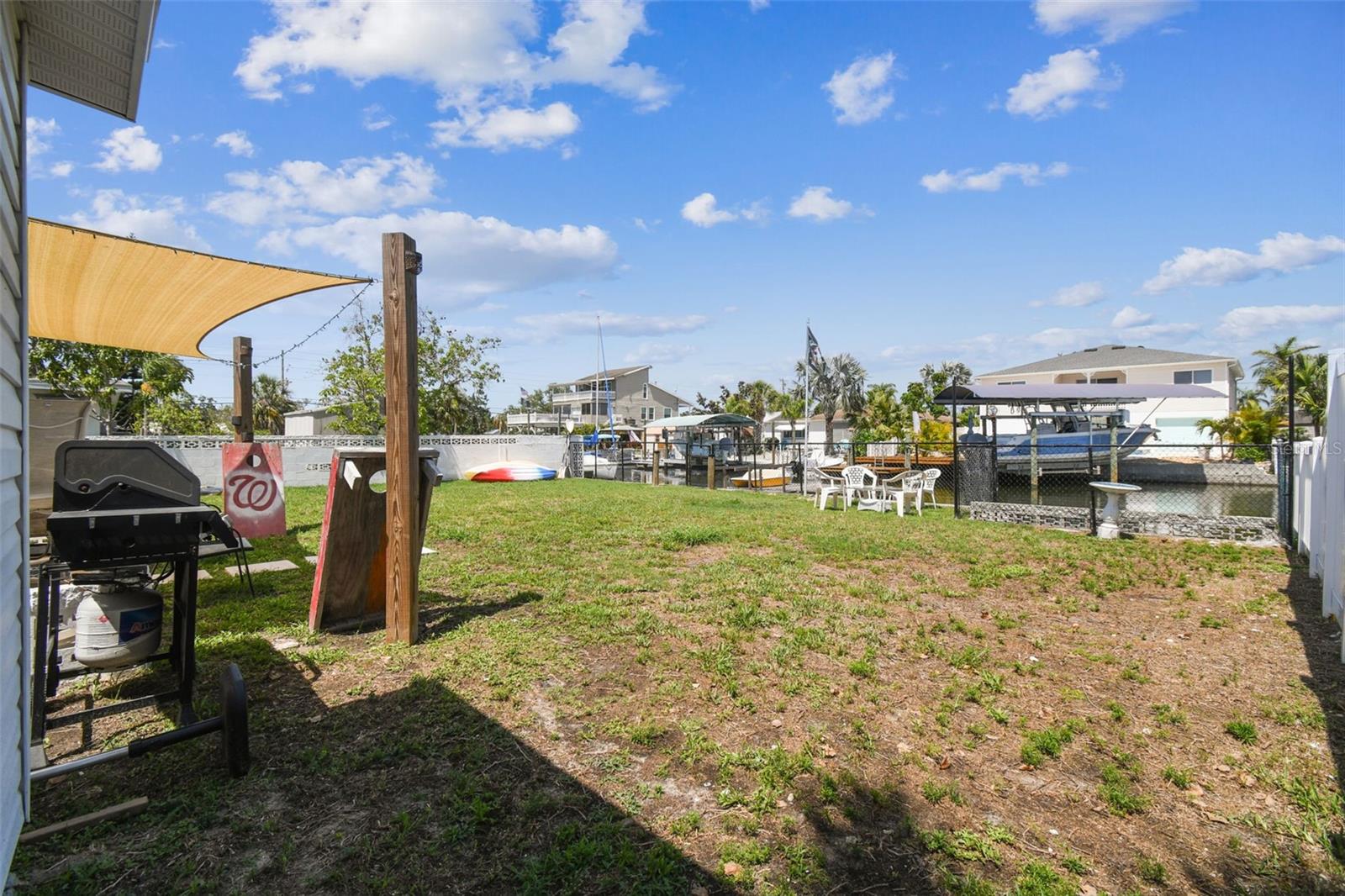 Listing photo id 40 for 13920 Berkowitz Avenue