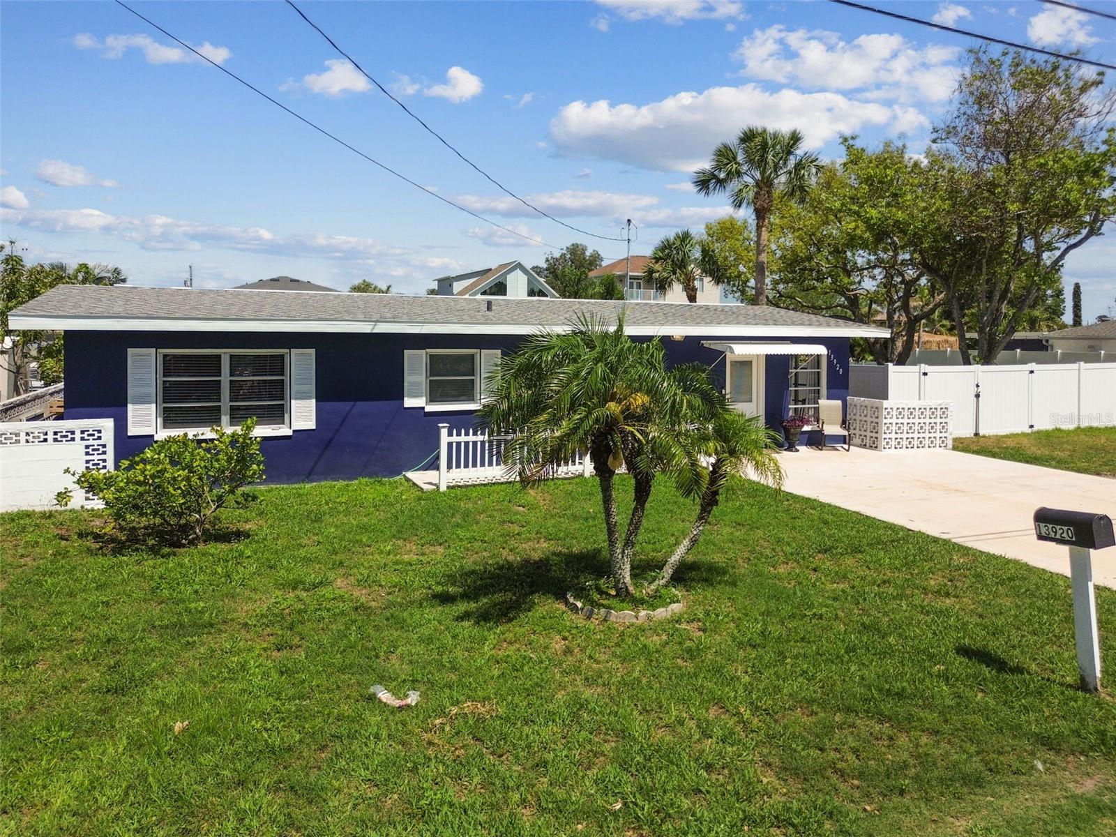 Listing photo id 48 for 13920 Berkowitz Avenue