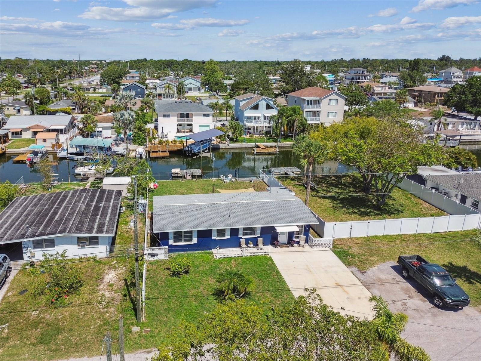 Listing photo id 51 for 13920 Berkowitz Avenue
