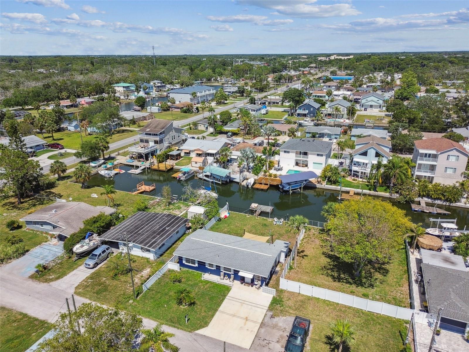 Listing photo id 54 for 13920 Berkowitz Avenue