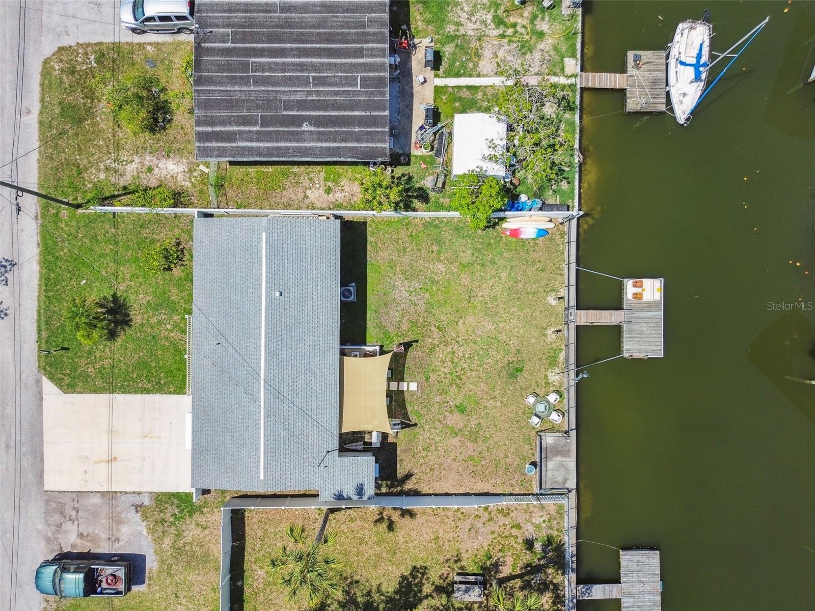 Listing photo id 55 for 13920 Berkowitz Avenue