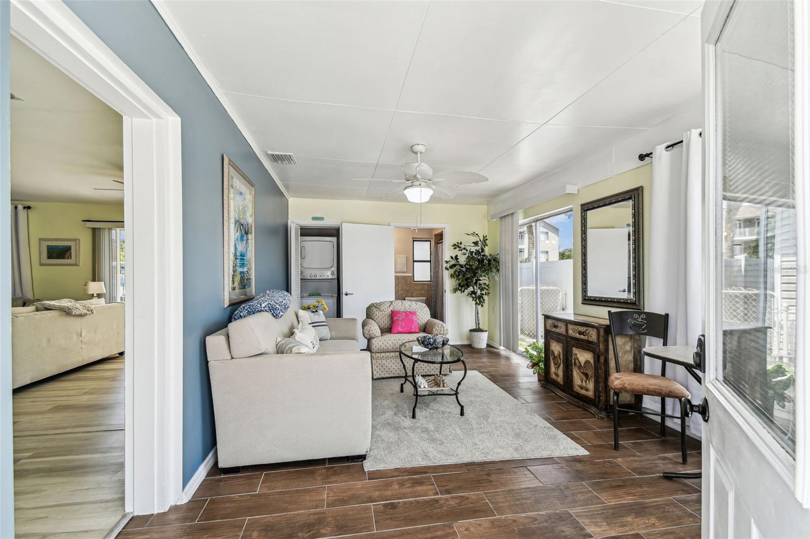 Listing photo id 4 for 13920 Berkowitz Avenue