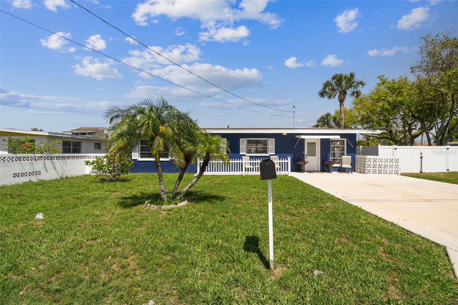 Listing photo id 59 for 13920 Berkowitz Avenue