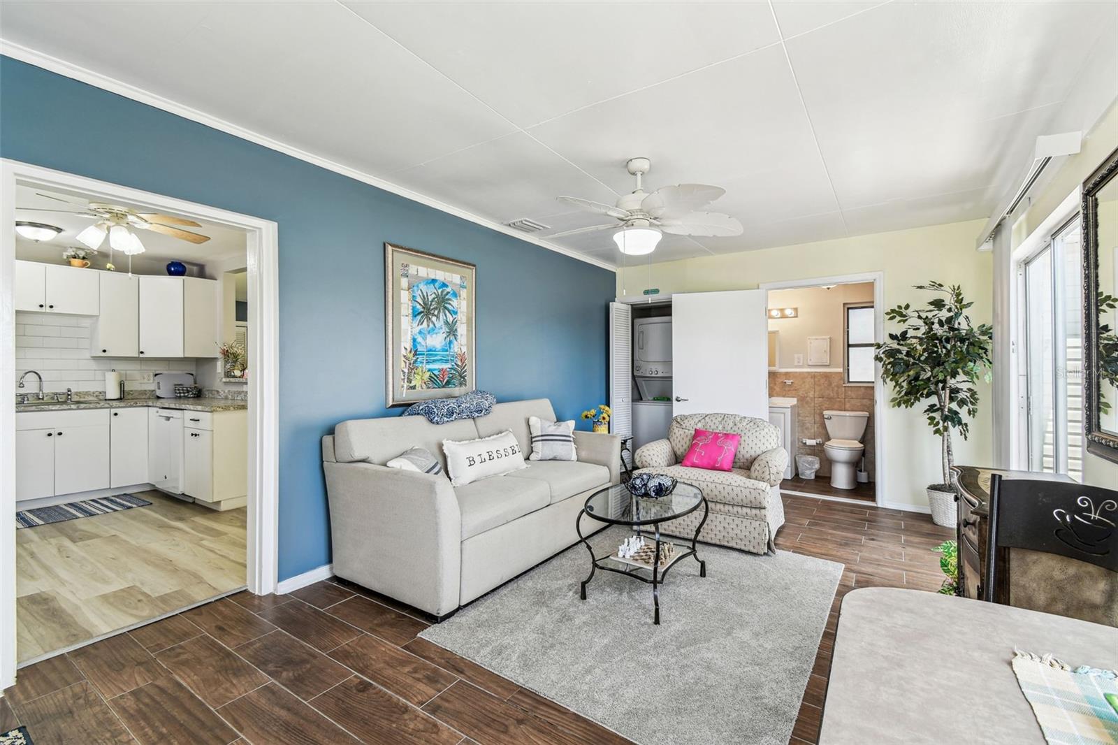 Listing photo id 5 for 13920 Berkowitz Avenue