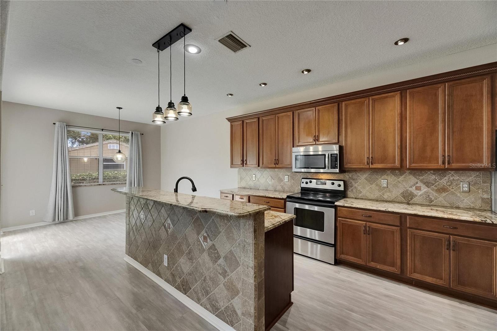 Image 28 of 82 For 7013 Early Gold Lane