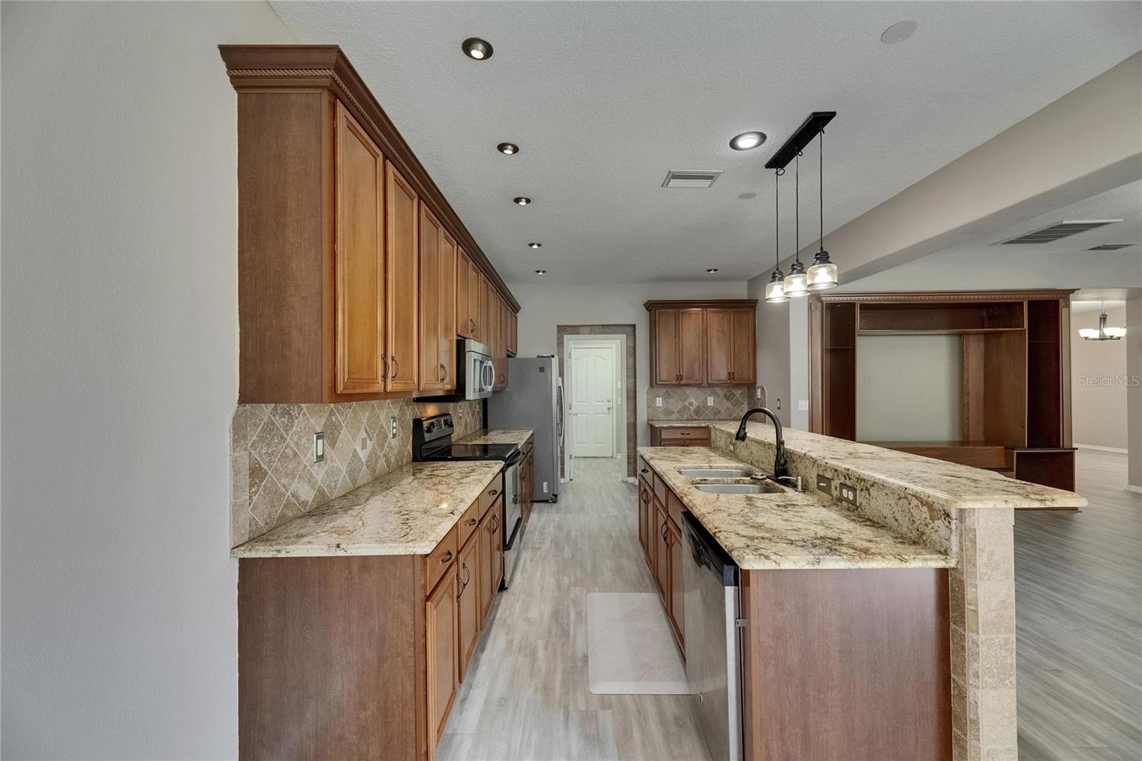 Image 30 of 82 For 7013 Early Gold Lane