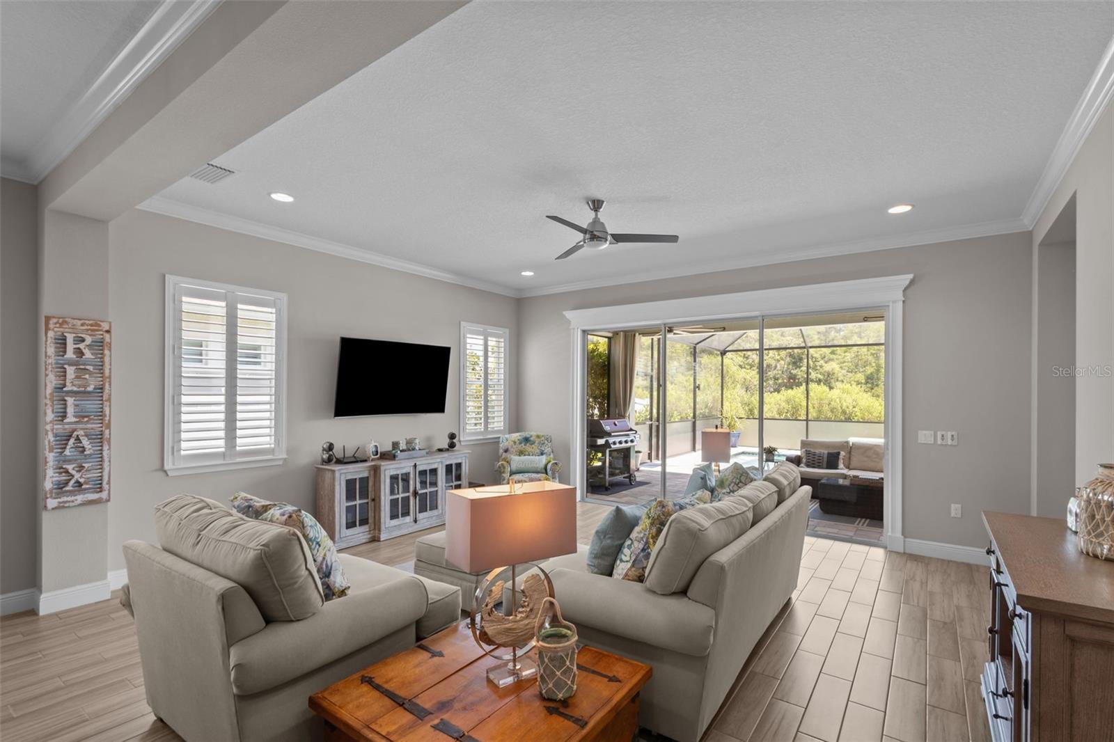 Listing photo id 15 for 3161 Satilla Loop