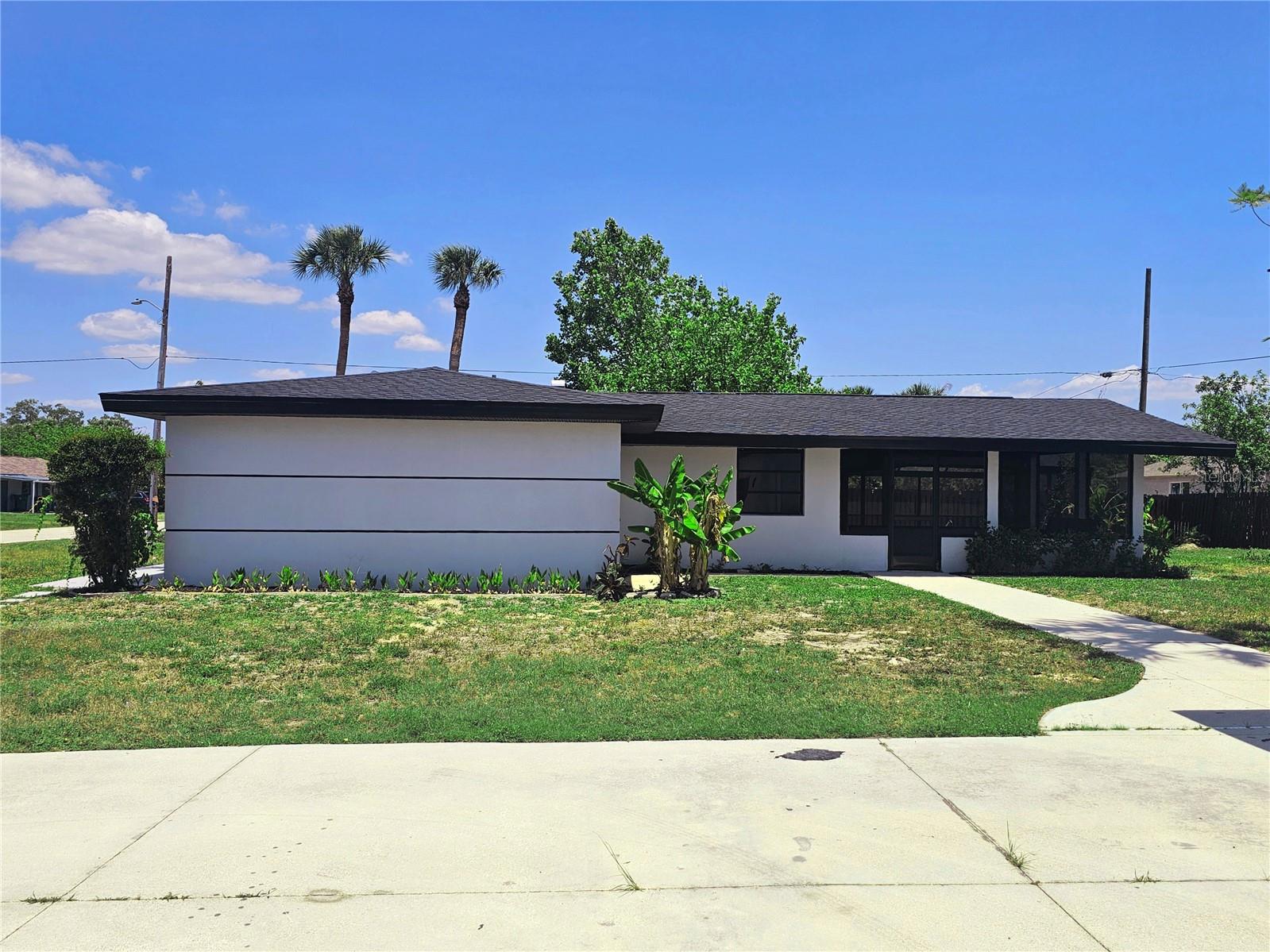 Image 42 of 55 For 20295 Lorenzo Avenue