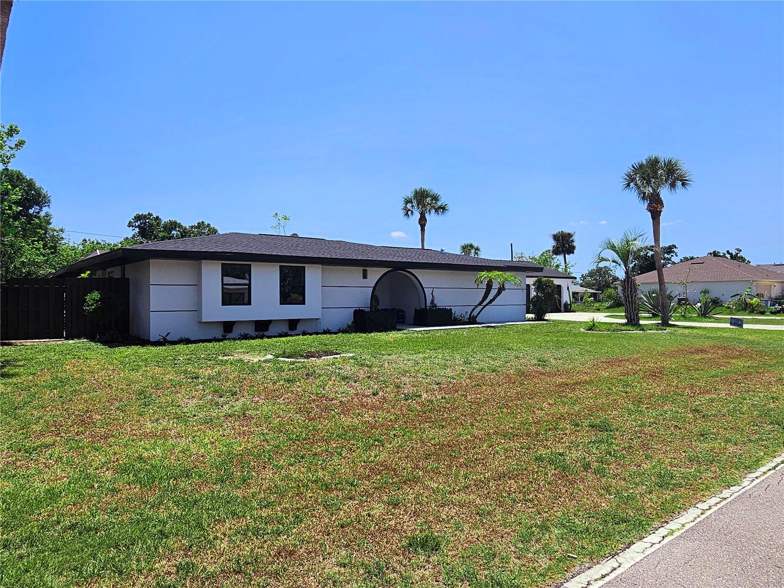 Image 46 of 55 For 20295 Lorenzo Avenue