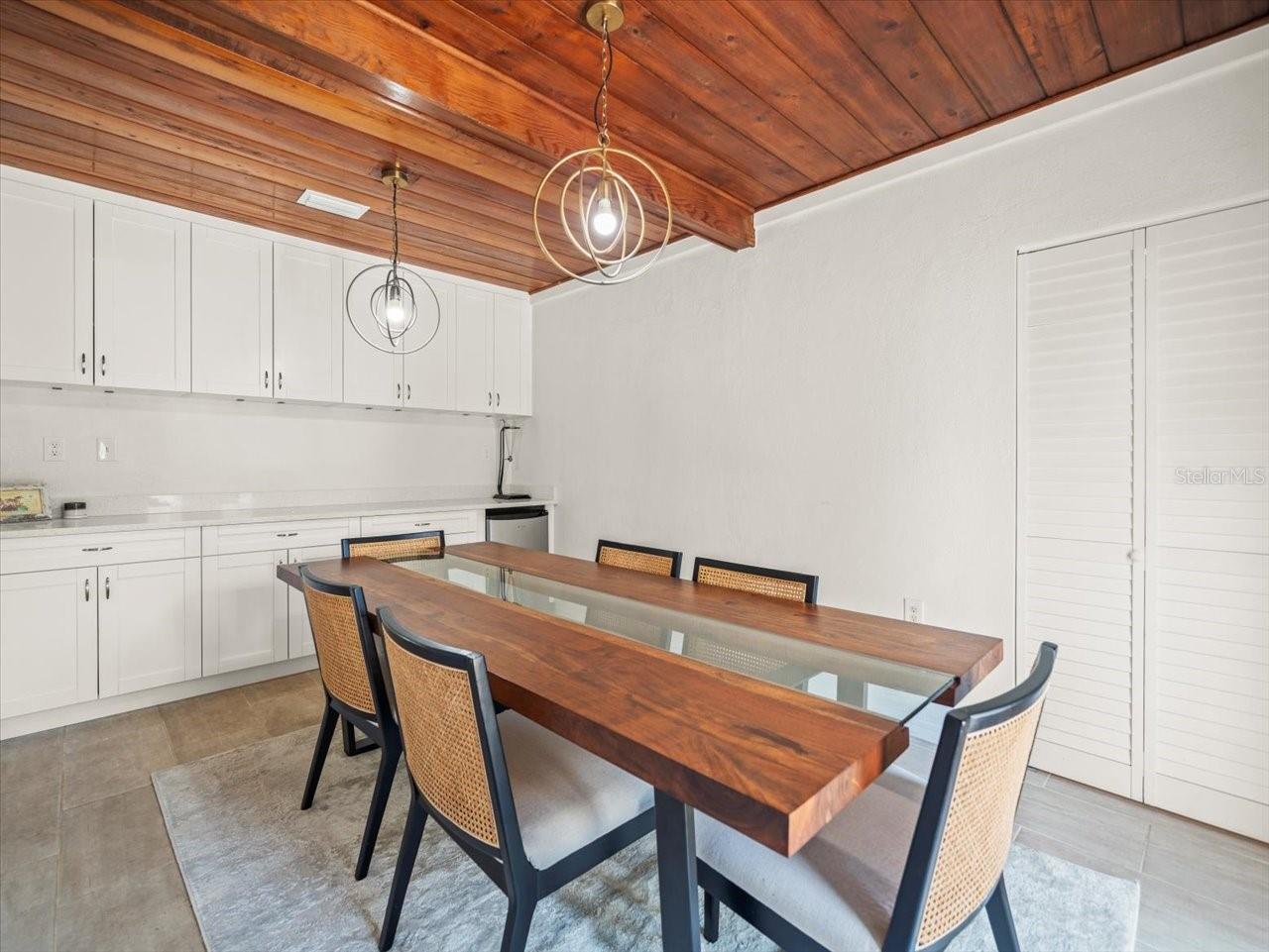 Image 4 of 61 For 4005 Coachman Avenue