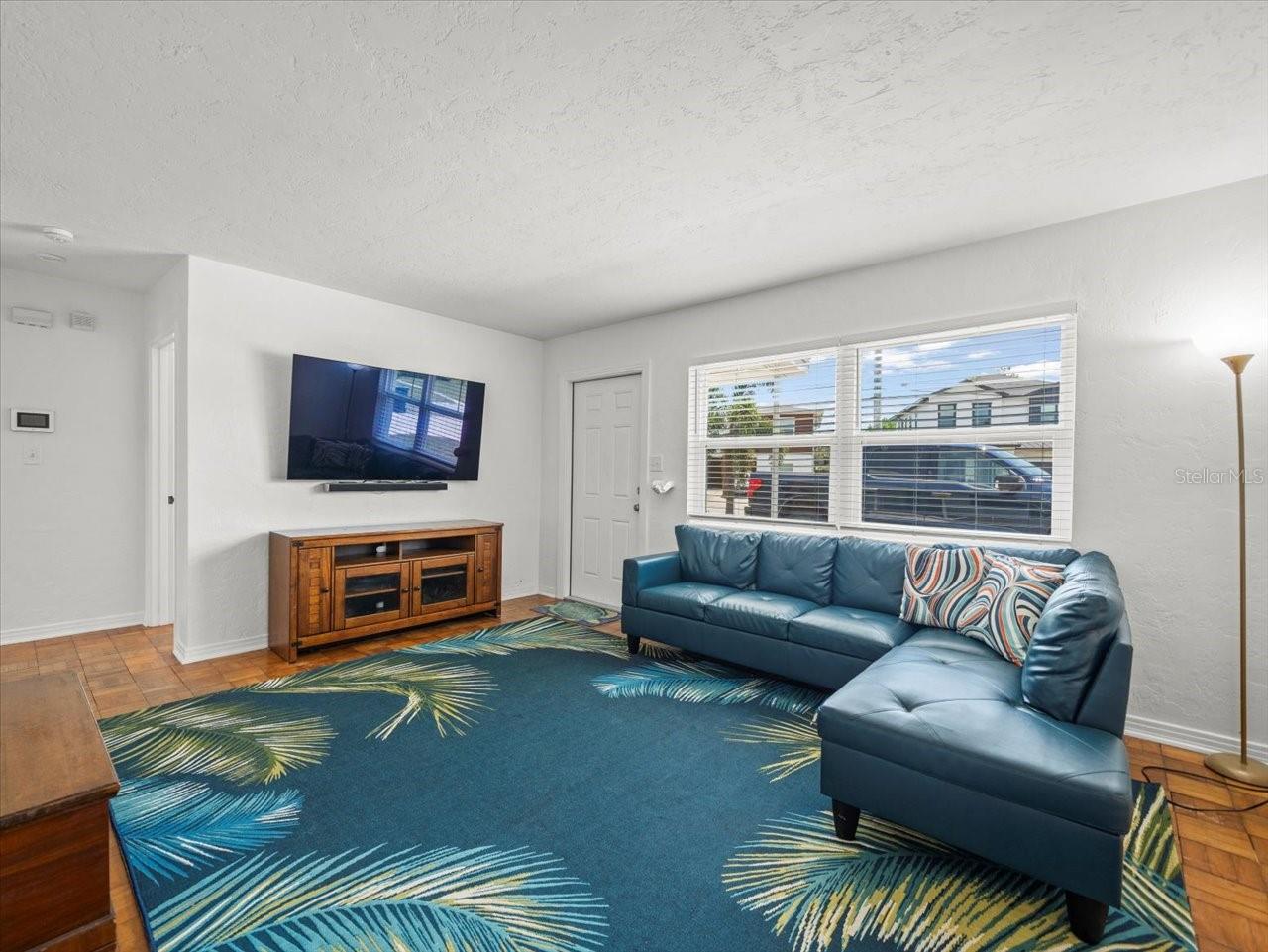 Image 8 of 61 For 4005 Coachman Avenue