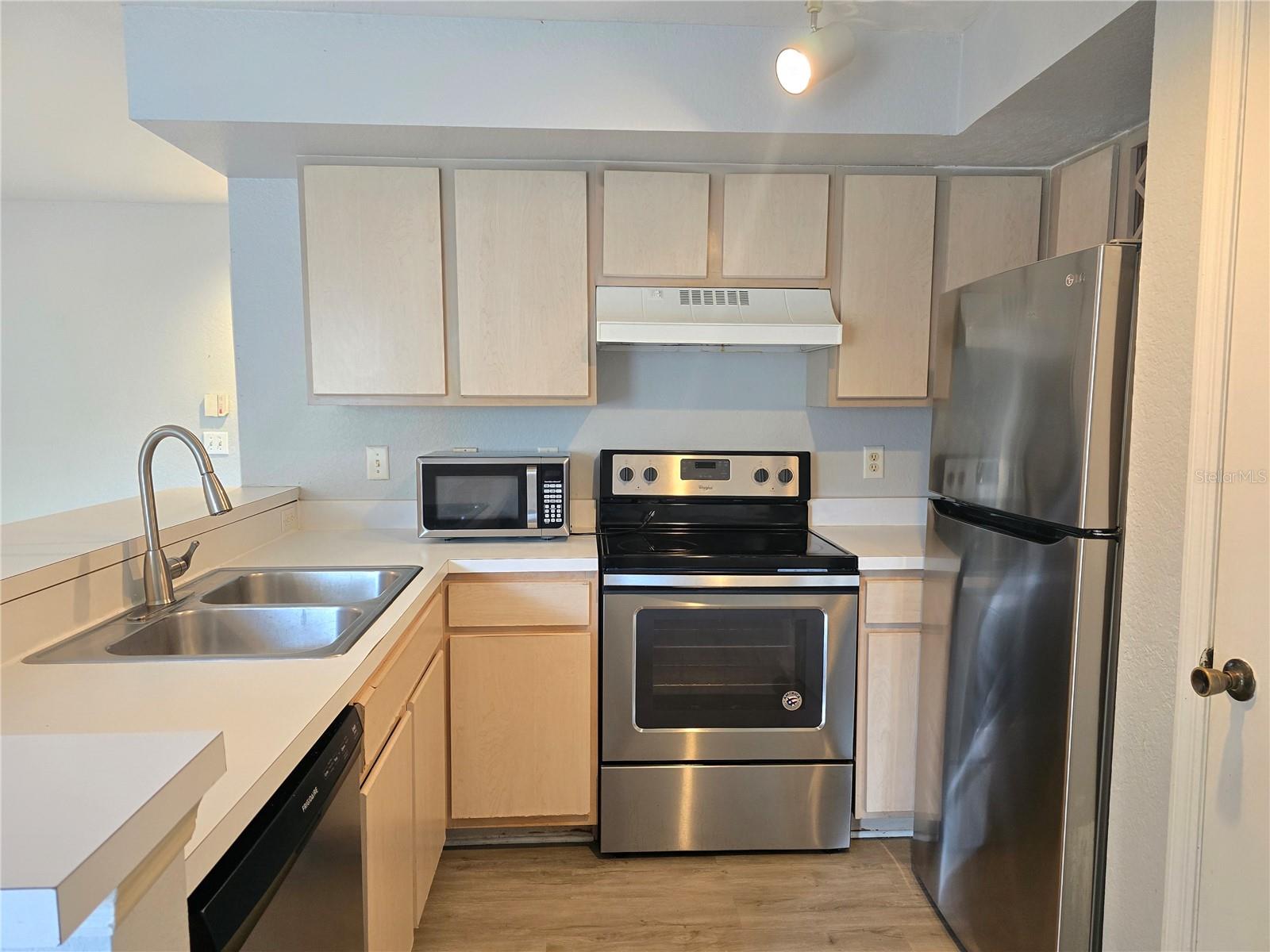 Listing photo id 10 for 12912 Arbor Isle Drive 204