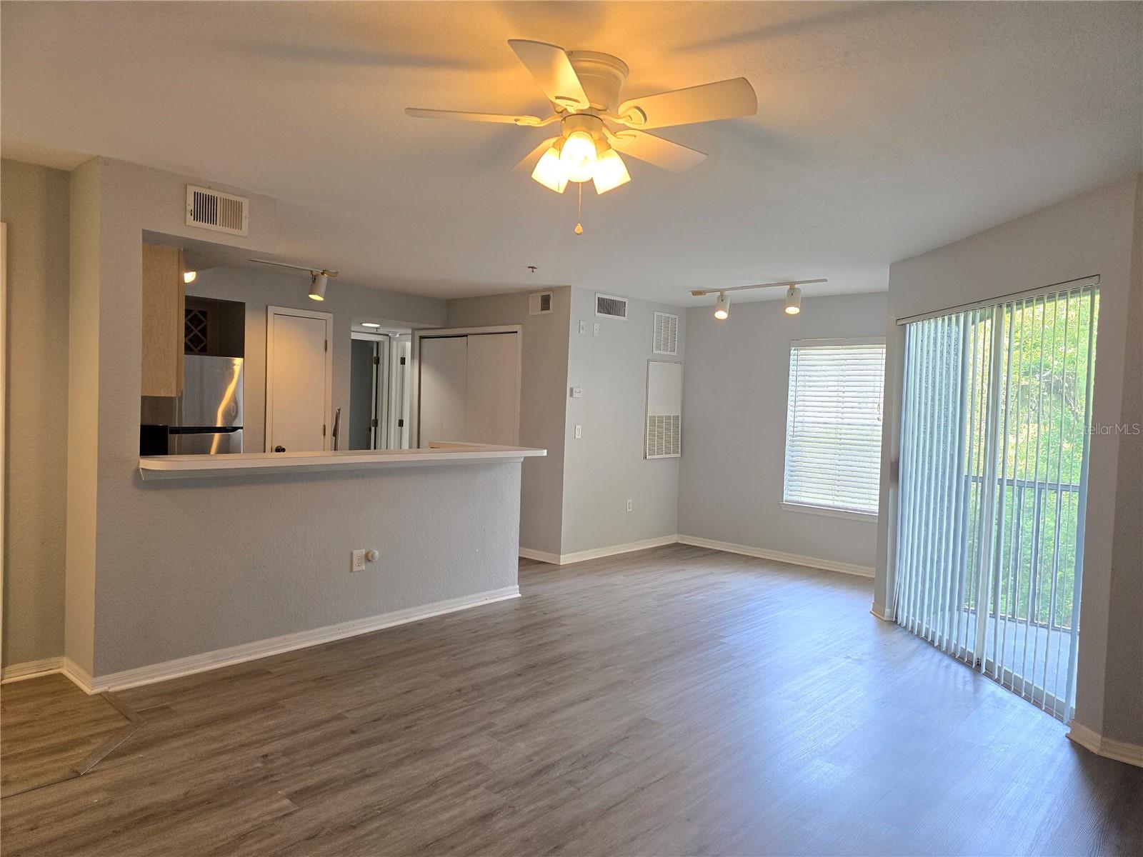 Listing photo id 12 for 12912 Arbor Isle Drive 204