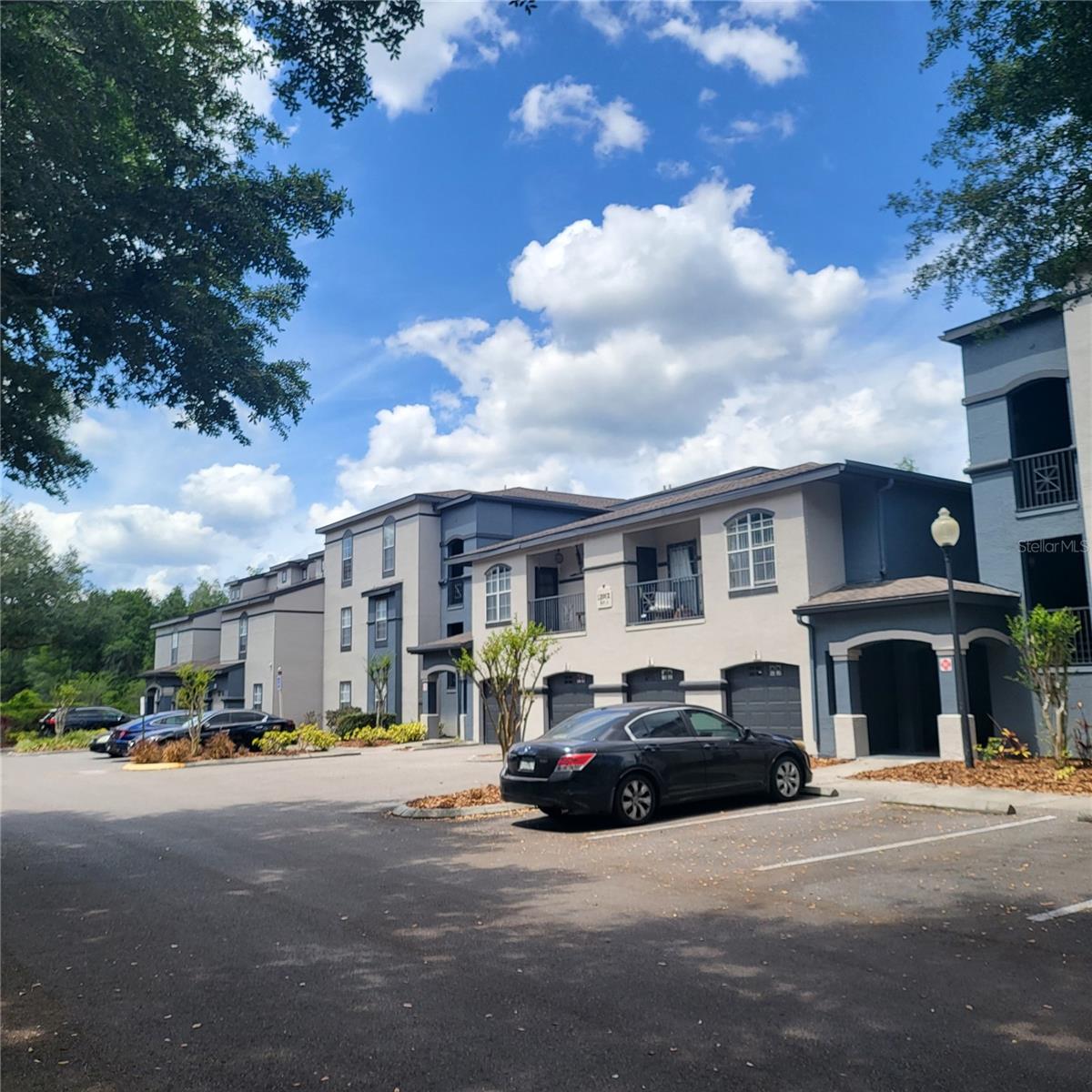 Listing photo id 0 for 12912 Arbor Isle Drive 204