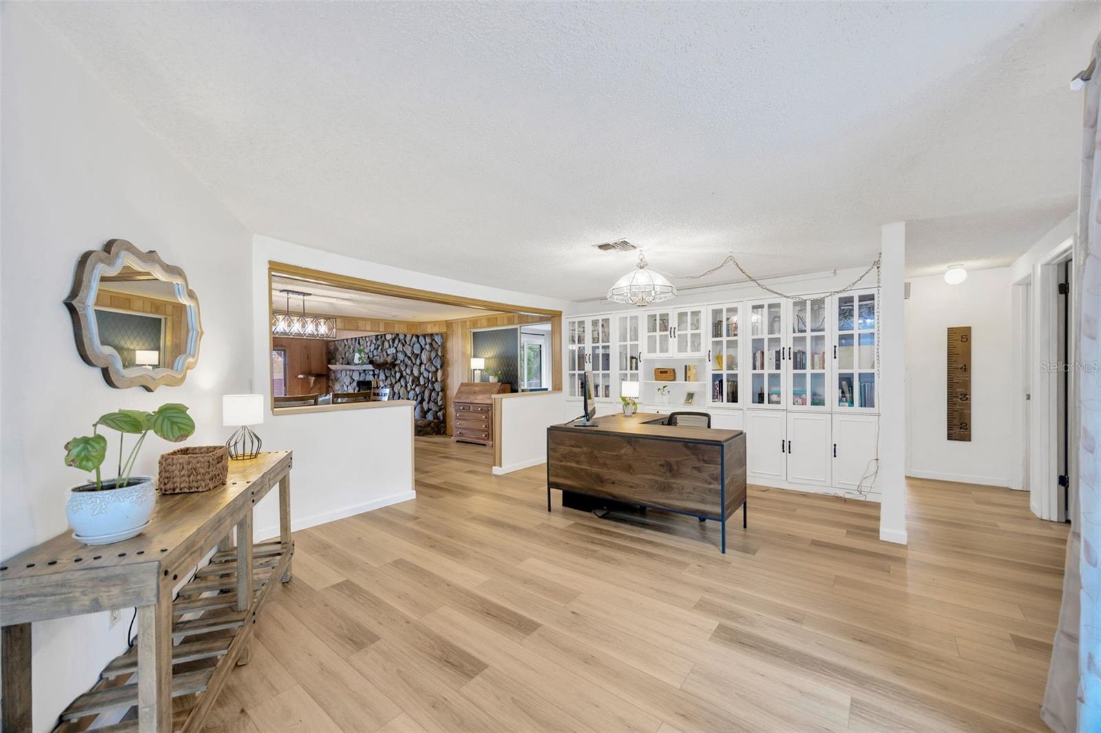 Listing photo id 18 for 525 Gornto Lake Road