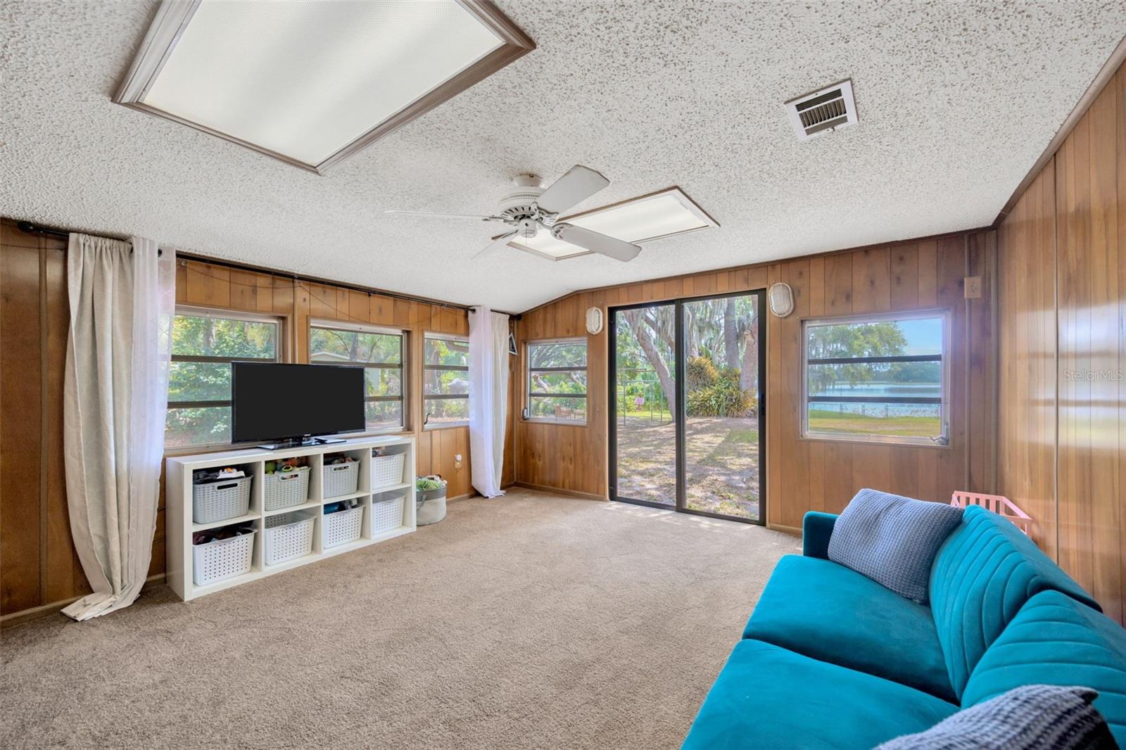 Listing photo id 20 for 525 Gornto Lake Road