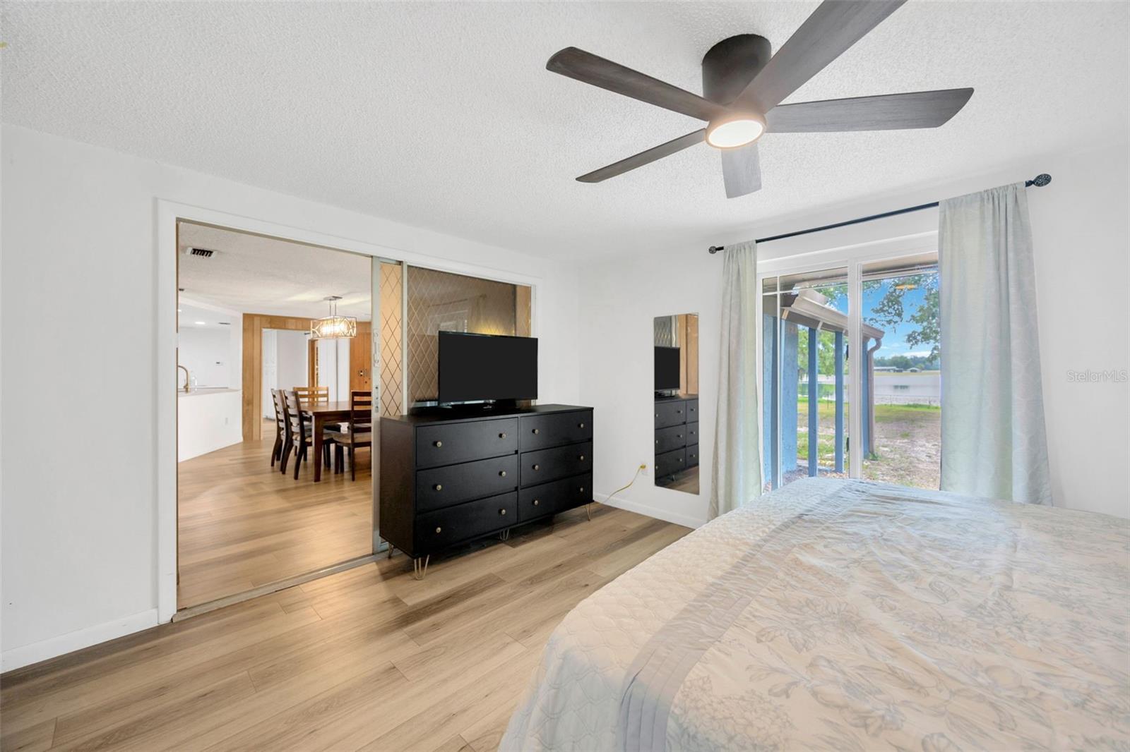 Listing photo id 22 for 525 Gornto Lake Road