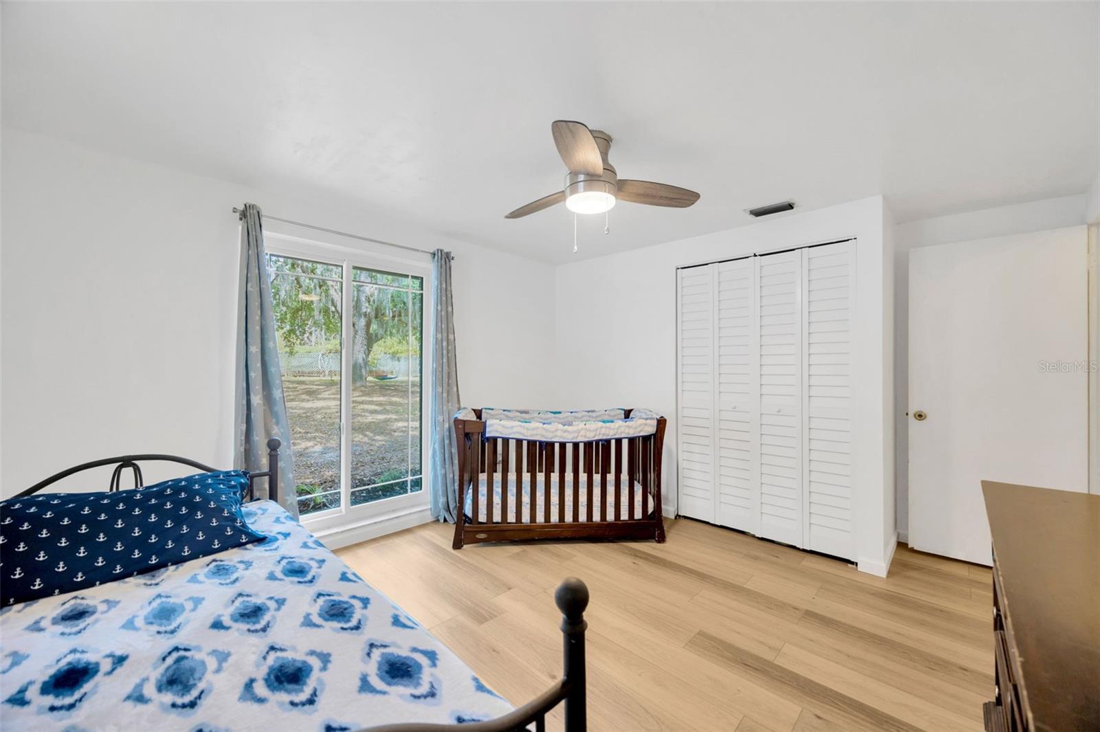Listing photo id 25 for 525 Gornto Lake Road